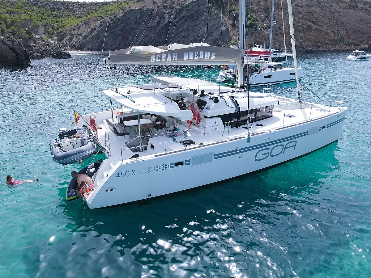 Lagoon 450 Sport owners version ( 3 cabins + 3 wc) (ID=1907) - фото 4
