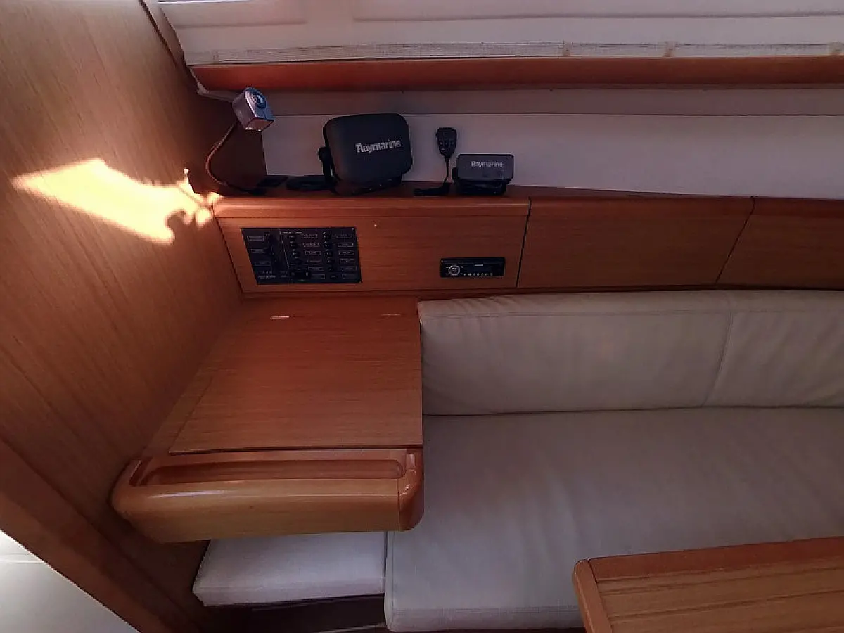 Sun Odyssey 30i (ID=14) - фото 8