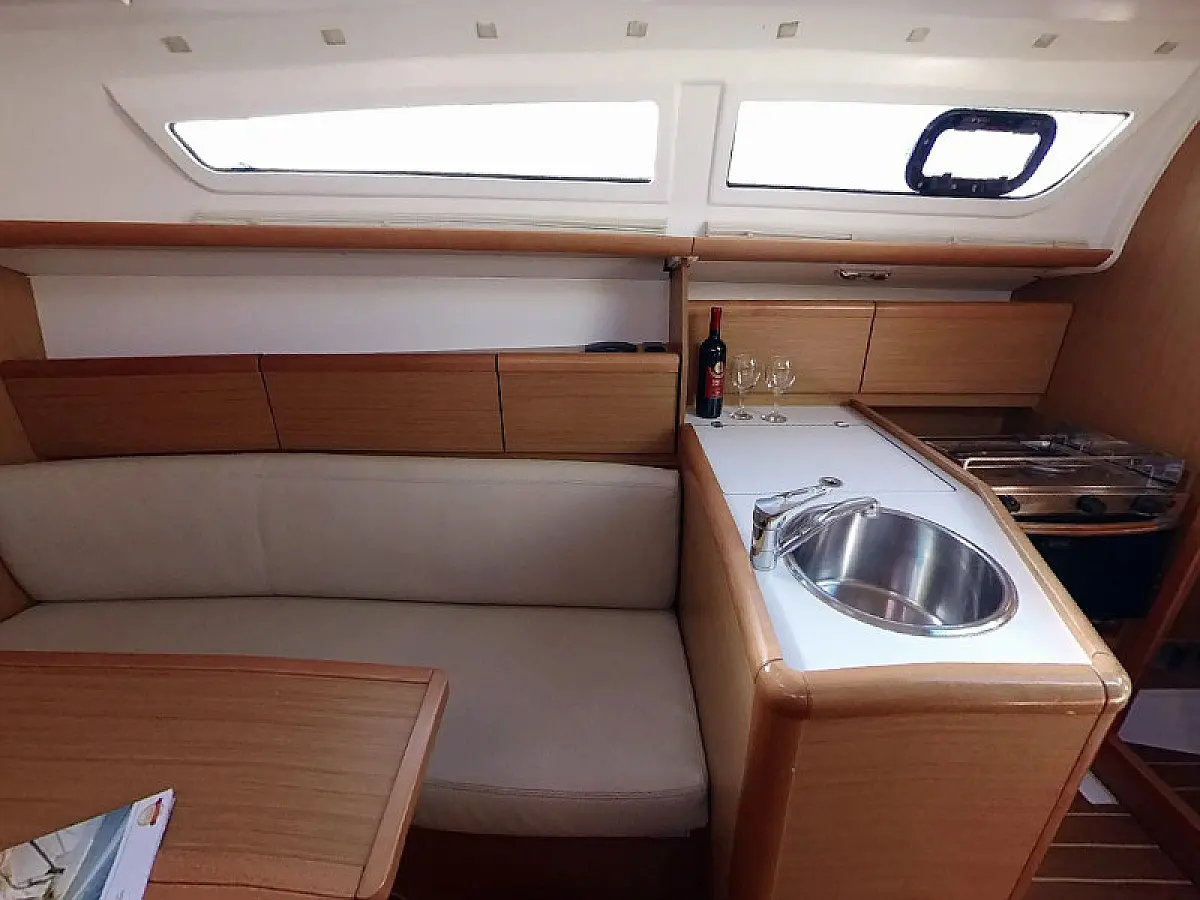 Sun Odyssey 30i (ID=14) - фото 10