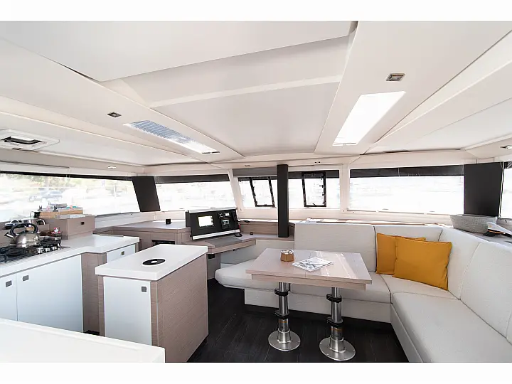 Fountaine Pajot - Saona 47 (ID=2232) - фото 2