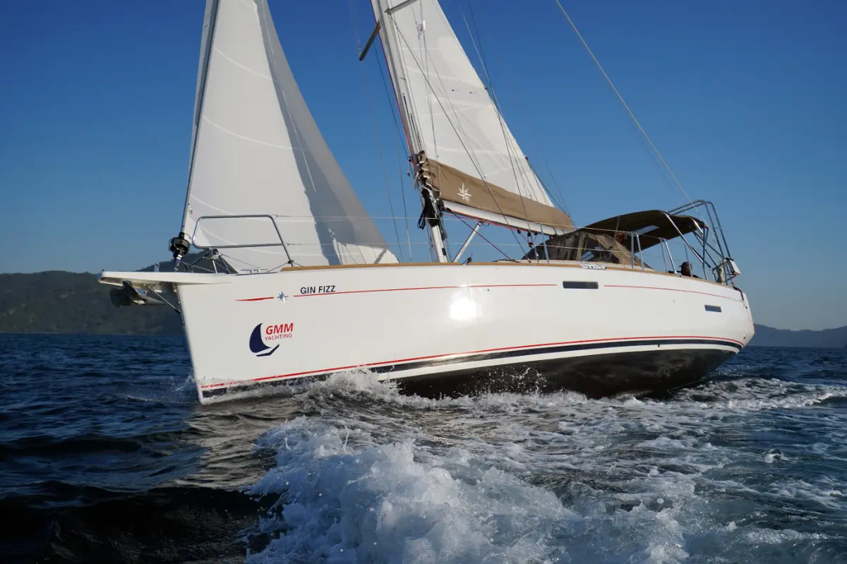 Яхта Sun Odyssey 440