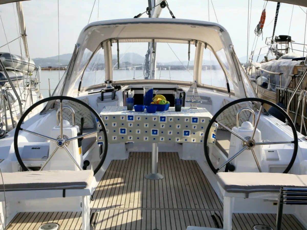 Beneteau Oceanis 38 (ID=3152) - фото 11