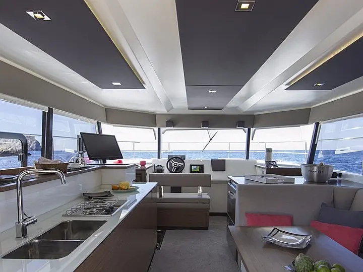 Fountaine Pajot MY 37 (ID=8514) - фото 3