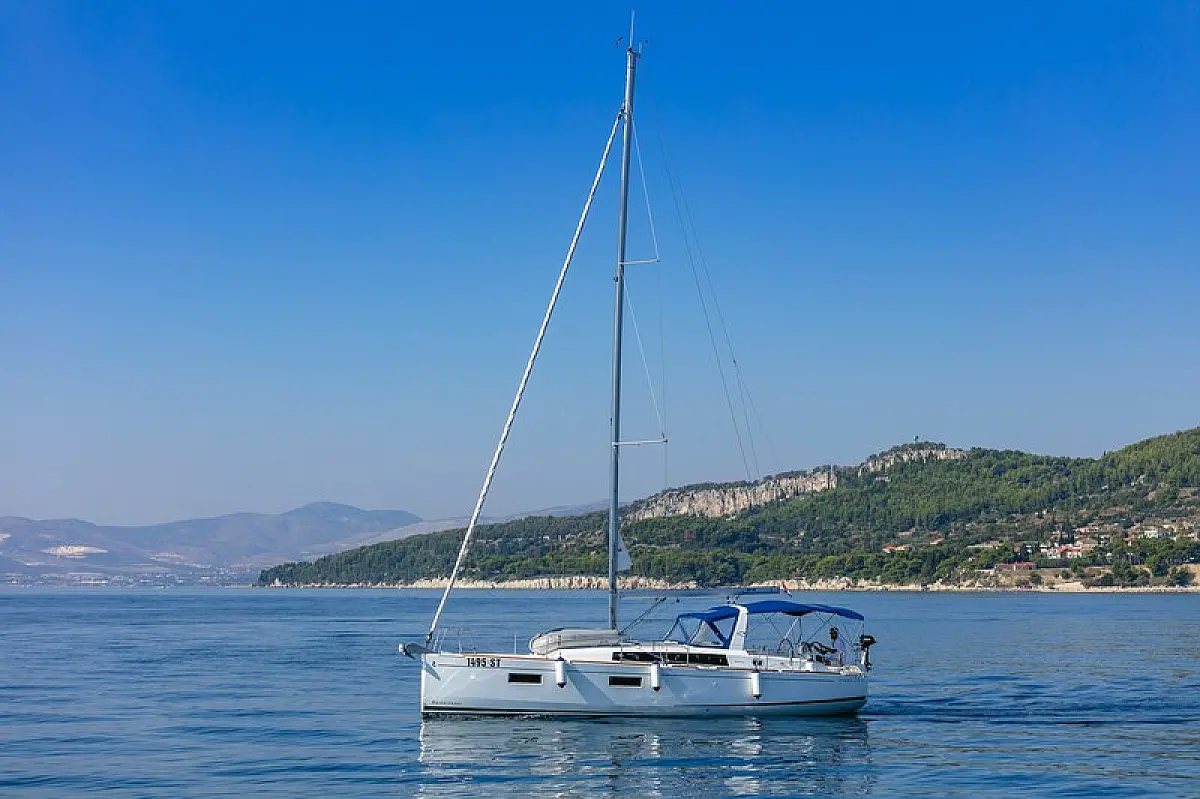 Beneteau Oceanis 38.1 (ID=9331) - фото 7