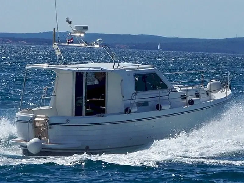 Adria 1002 (ID=10128)