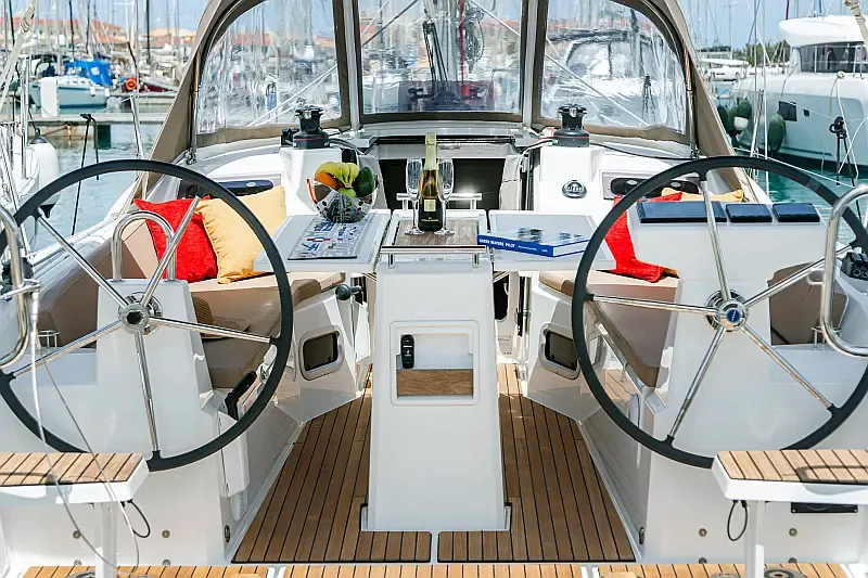 Oceanis 34.1 (ID=10437) - фото 16