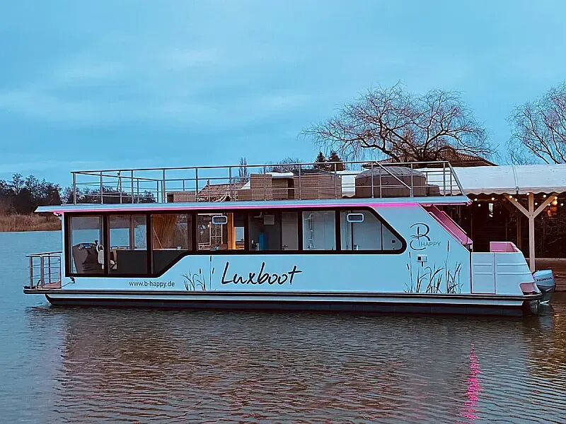 Houseboat (ID=11169)
