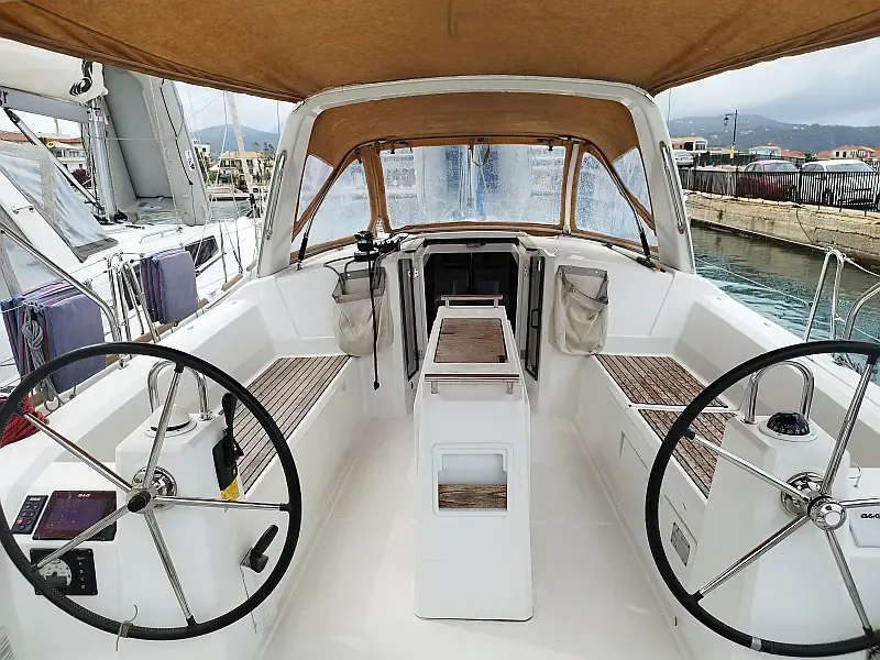 Oceanis 38.1 (ID=11275) - фото 14