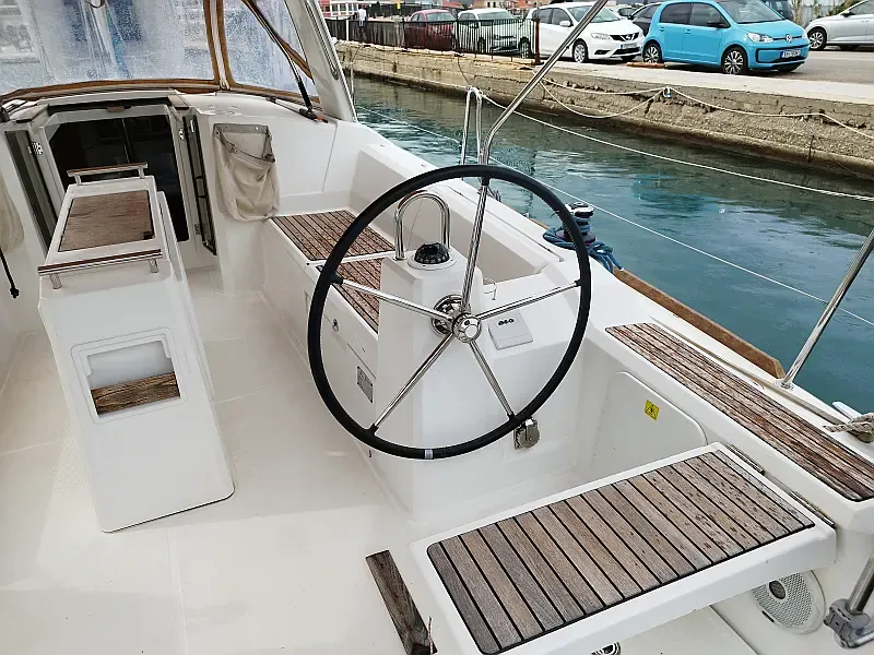 Oceanis 38.1 (ID=11275) - фото 13