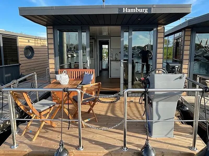 Houseboat (ID=11370)
