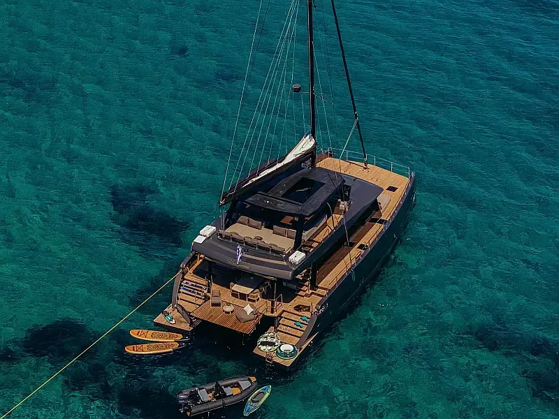 Moon Yacht 65 (ID=12535)