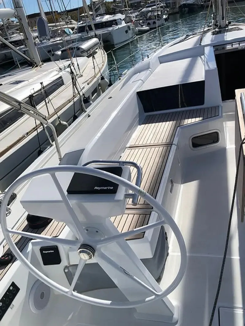 Oceanis 51.1 (ID=12558) - фото 4