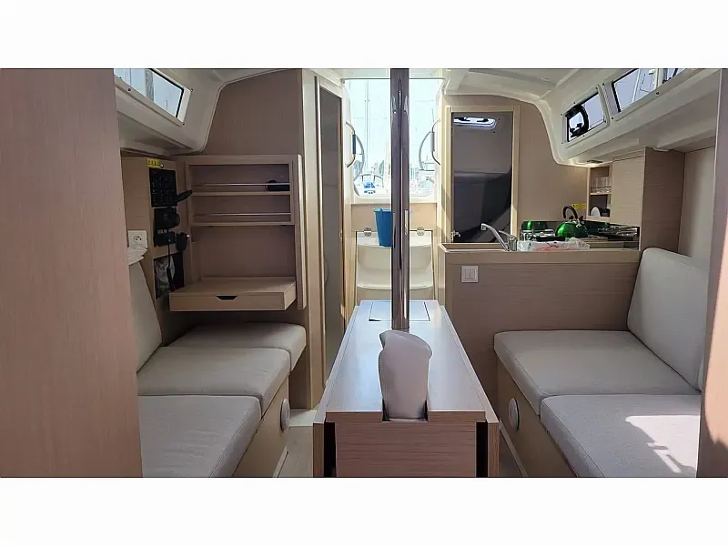 Oceanis 30.1 (ID=12916) - фото 3
