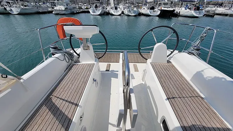 Oceanis 30.1 (ID=12916) - фото 8