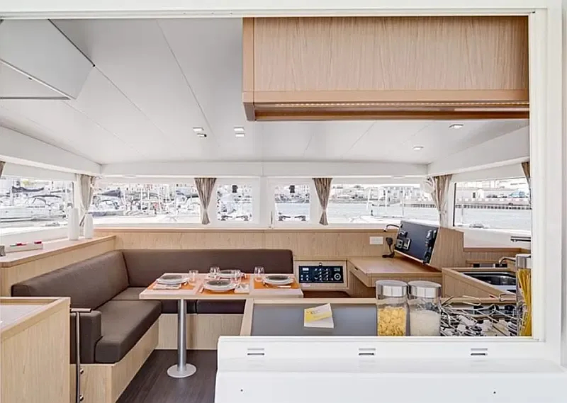 Lagoon 400 S2 (ID=1305) - фото 7