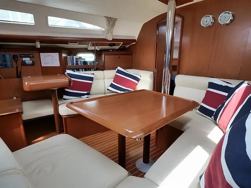 Sun Odyssey 37 (ID=13210) - фото 9