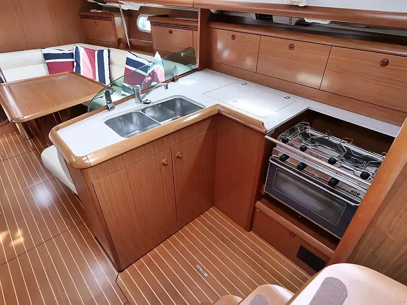 Sun Odyssey 37 (ID=13210) - фото 10