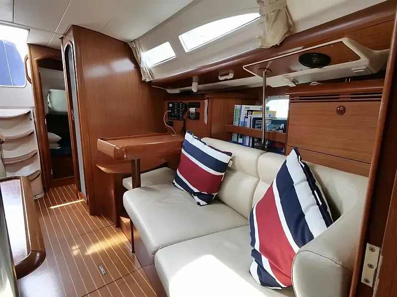 Sun Odyssey 37 (ID=13210) - фото 11