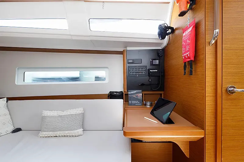 Sun Odyssey 380 (ID=13531) - фото 3
