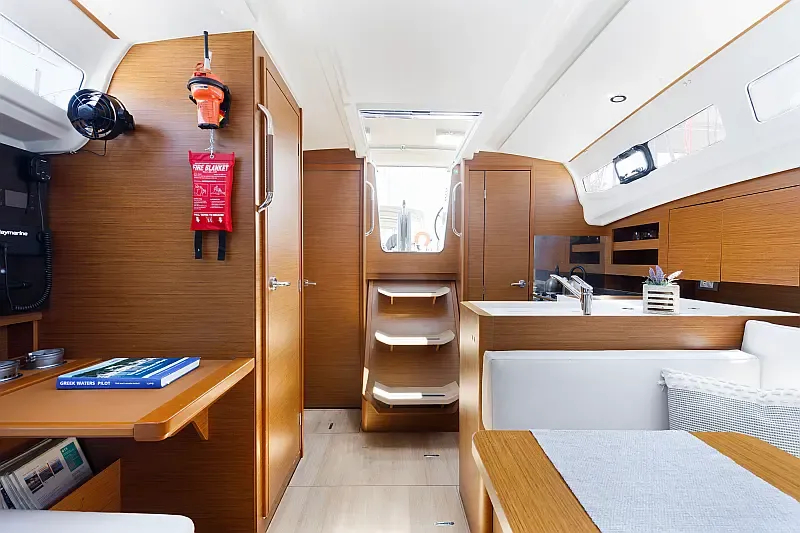 Sun Odyssey 380 (ID=13534) - фото 4