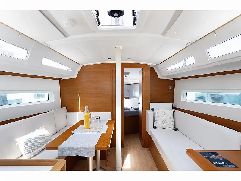 Sun Odyssey 380 (ID=13534) - фото 3