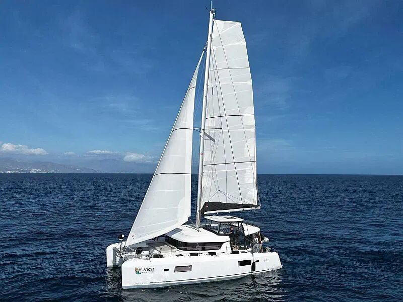 Lagoon 42 (ID=13889)
