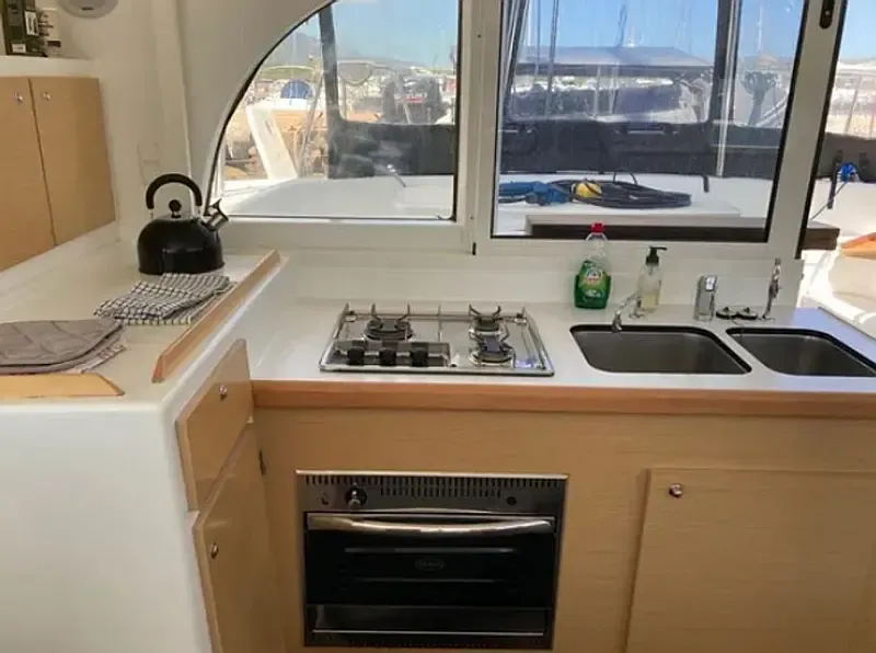 Lagoon 380 (ID=14277) - фото 7