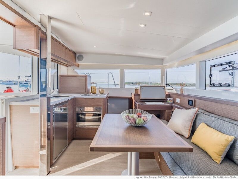 Lagoon 40 (ID=1475) - фото 3