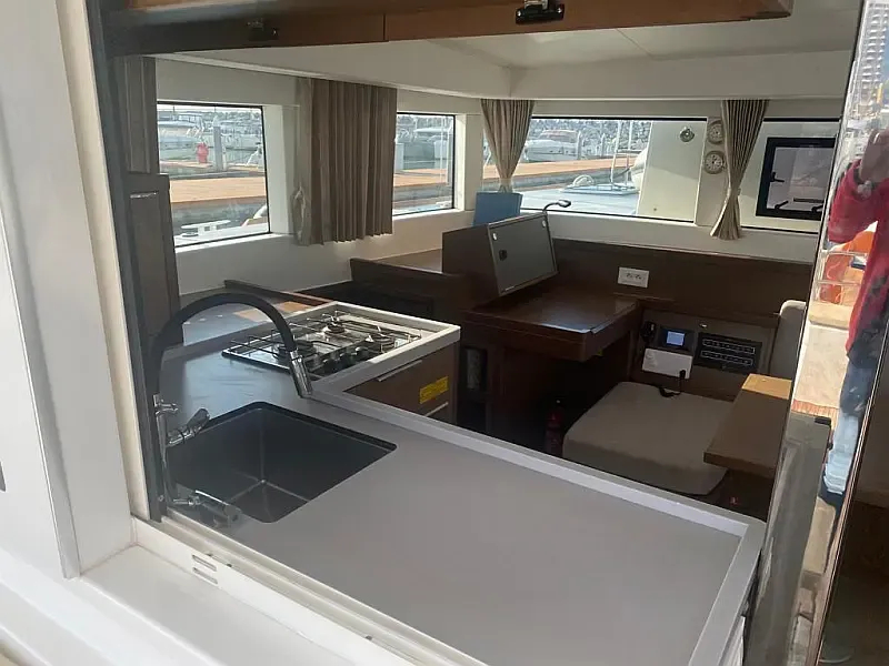 Lagoon 40 (ID=1475) - фото 11