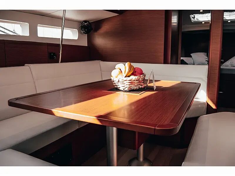 Sun Odyssey 519 (ID=1557) - фото 3