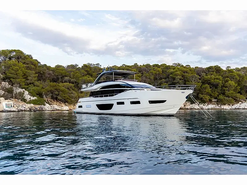 Luxury Motor Yacht (ID=15932)