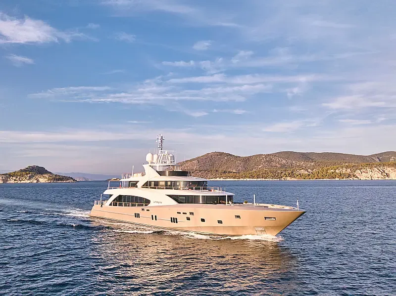 Luxury Motor Yacht (ID=15934)