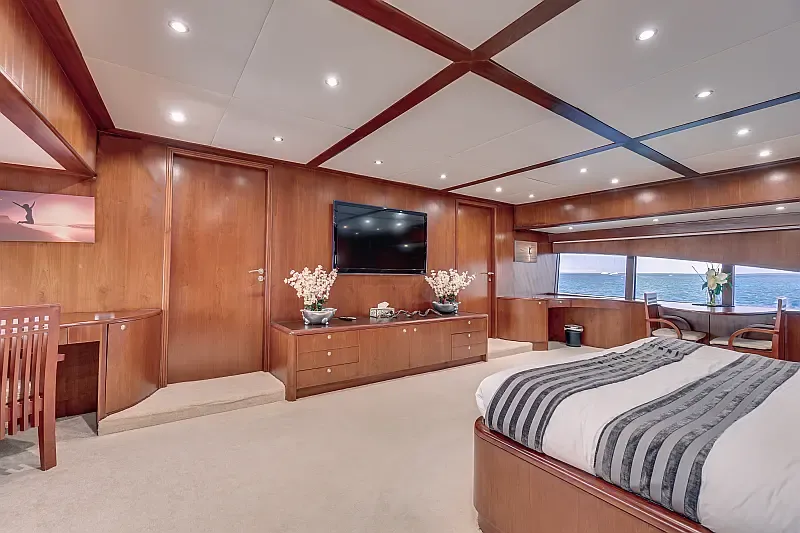 Luxury Motor Yacht (ID=16365) - фото 12