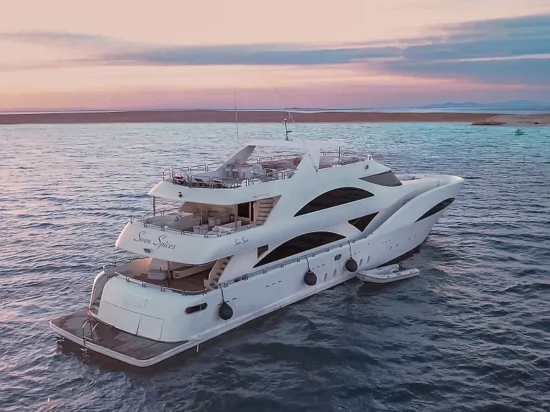 Luxury Motor Yacht (ID=16365)