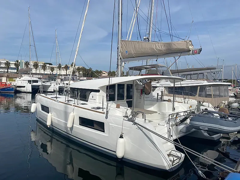 Lagoon 40 (ID=16547)