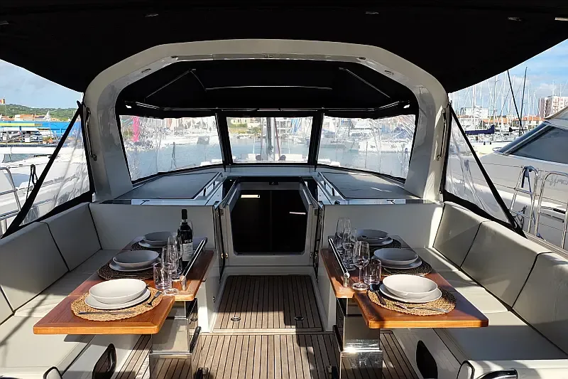 Oceanis Yacht 62 (ID=16601) - фото 11