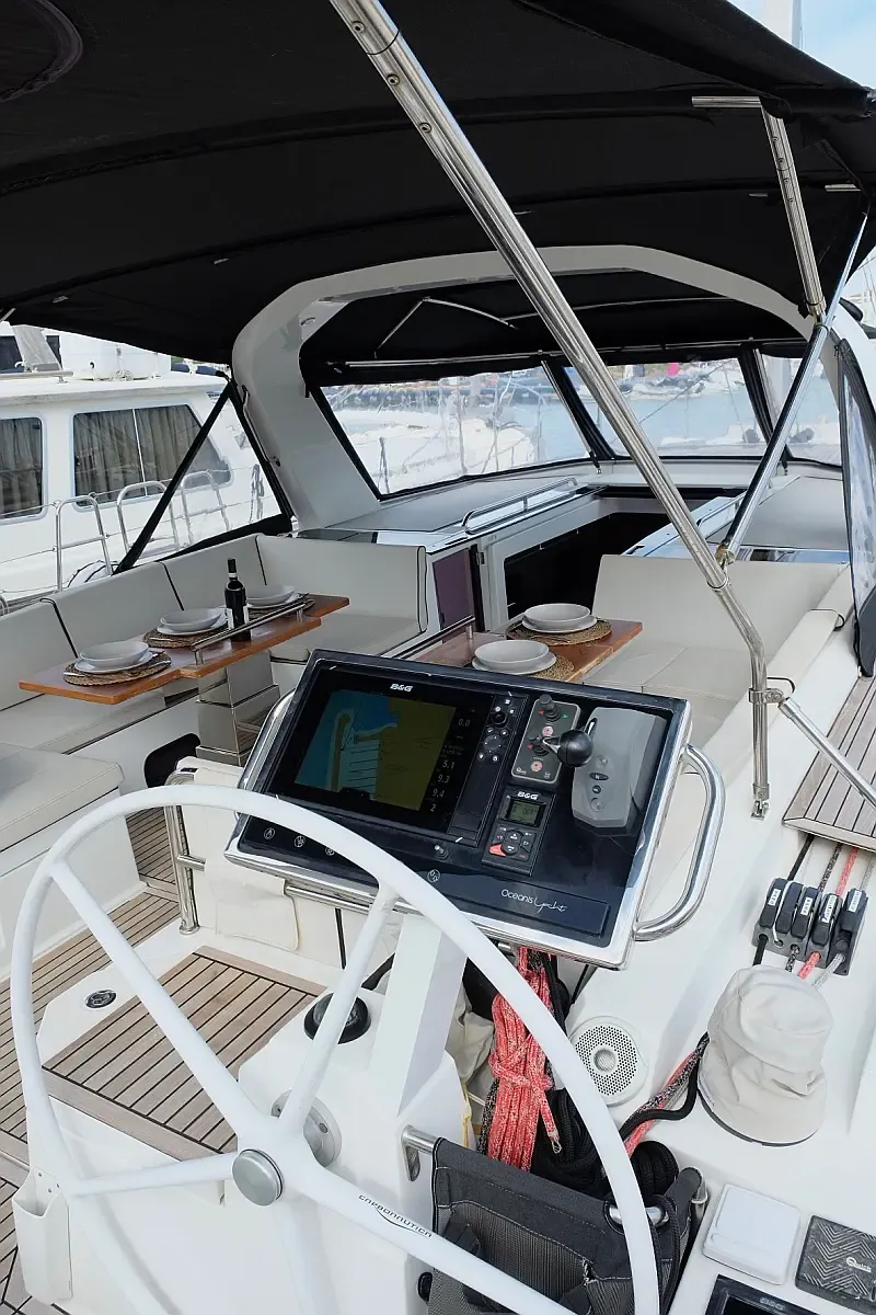 Oceanis Yacht 62 (ID=16601) - фото 8