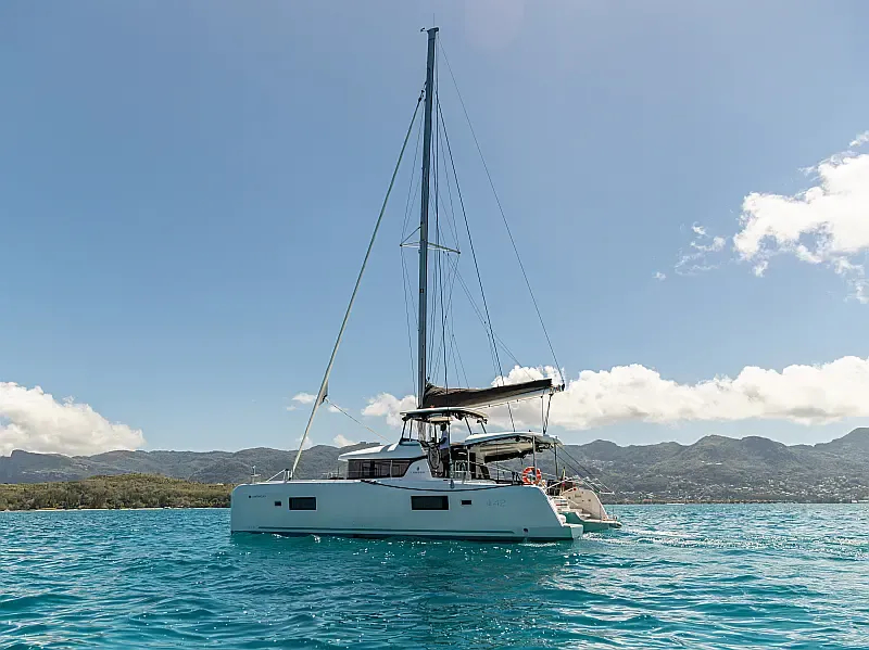 Lagoon 42 (ID=16654)