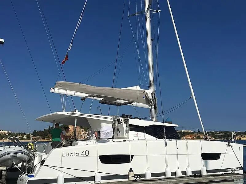 Lucia 40 (ID=1800)