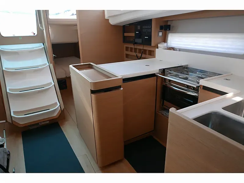 Sun Odyssey 440 (ID=18540) - фото 3