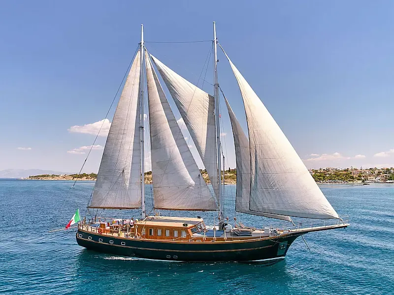 Motor sailer (ID=18588)