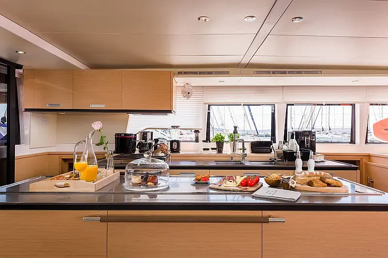 Lagoon 620 (ID=2307) - фото 4