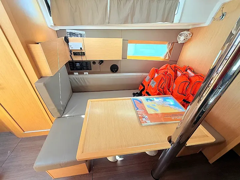 Oceanis 38.1 (ID=2936) - фото 9