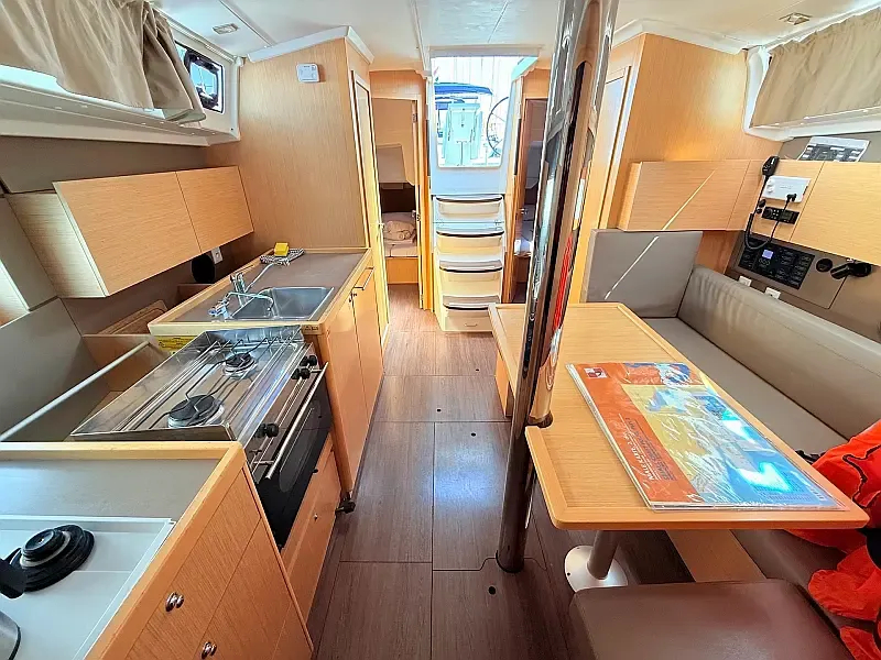 Oceanis 38.1 (ID=2936) - фото 8