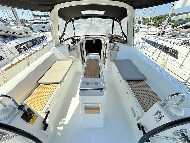 Oceanis 38.1 (ID=2936) - фото 7