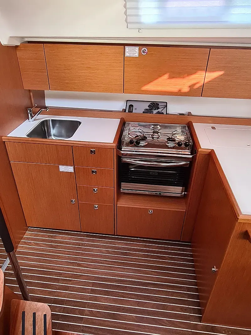 Bavaria C42 (ID=2943) - фото 12