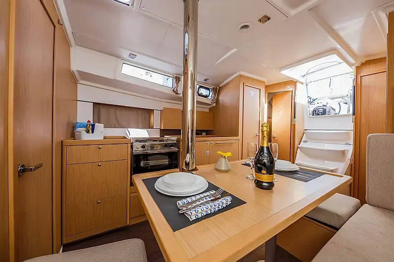 Oceanis 38.1 (ID=3125) - фото 11