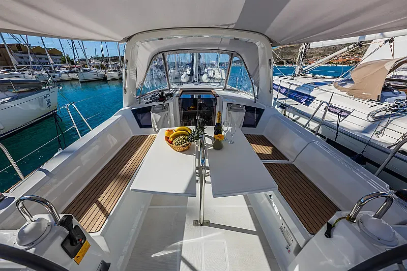 Oceanis 38.1 (ID=3126) - фото 5