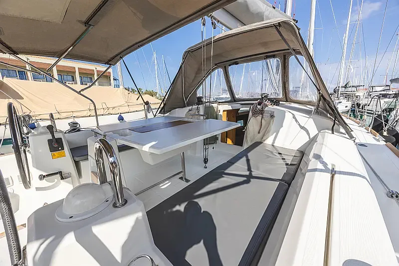 Oceanis 38.1 (ID=3181) - фото 16