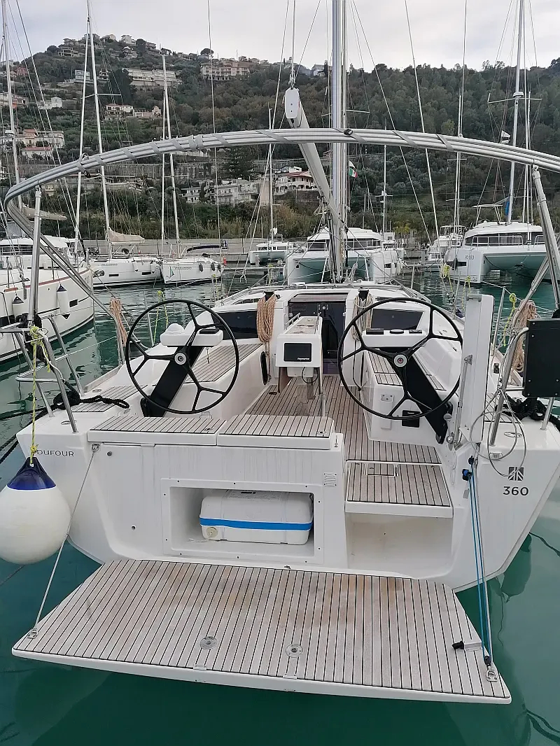 Dufour 360 Grand Large (ID=323) - фото 4